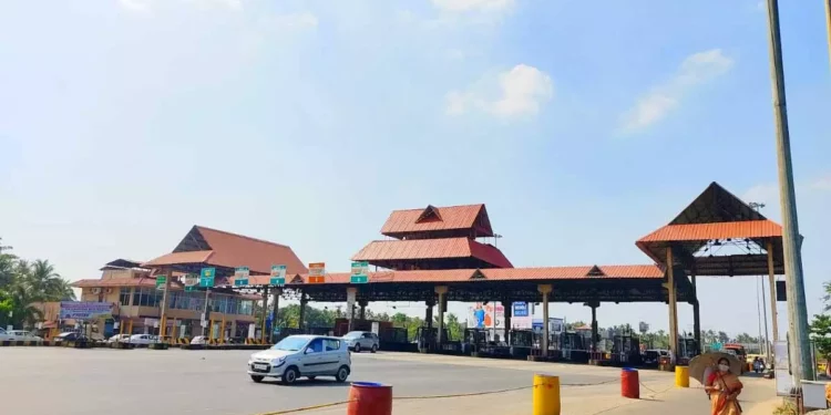 ഇന്ന് മുതൽ ടോൾ നിരക്കിൽ മാറ്റം. നിരക്ക് മാറ്റുന്നത് നിലവിലെ കരാർ പ്രകാരം പാലിയേക്കര ടോൾ പ്ലാസയിൽ