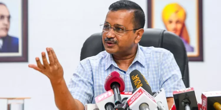 ഭാരത് എന്ന് പേര് നല്‍കിയാല്‍ രാജ്യത്തിന്‍റെ പേര് ബിജെപി എന്നാക്കി മാറ്റുമോയെന്നും കെജ്‍രിവാള്‍