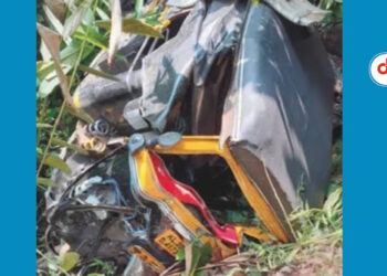 നി​യ​ന്ത്ര​ണം വി​ട്ട ഓ​ട്ടോ​റി​ക്ഷ മ​റി​ഞ്ഞ് ഡ്രൈ​വ​ർ​ക്ക് പ​രി​ക്ക്