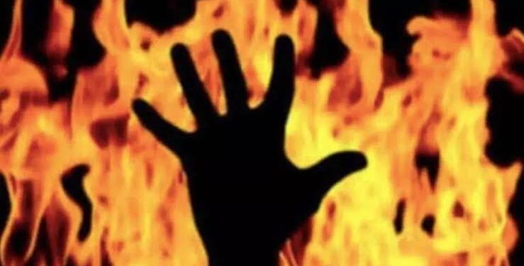 റോഡിൽ തീപ്പൊള്ളലേറ്റ്​ മരിച്ച നിലയില്‍ നഴ്‌സിങ് വിദ്യാർഥിനി