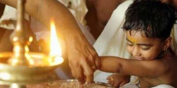 ആദ്യാക്ഷരം കുറിച്ച് കുരുന്നുകൾ