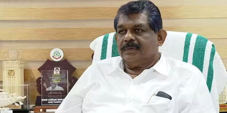സീറ്റ് ബെൽറ്റും ക്യാമറയും നിർബന്ധമാക്കും; പിഴയടച്ചോ ഇല്ലെങ്കിൽ പുക പരിശോധന സർട്ടിഫിക്കറ്റ് കിട്ടില്ല