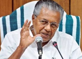 കേരളപ്പിറവി ആശംസ നേർന്ന് മുഖ്യമന്ത്രി; ജാതിമതഭേദ ചിന്തകള്‍ക്ക് അതീതമായ ഒരുമയോടുകൂടി മുന്നോട്ടു പോകാൻ സാധിക്കണം