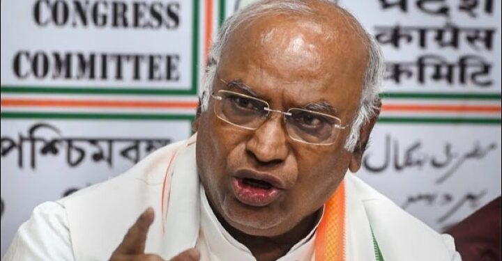 നാവ് പിഴച്ചു: ഖാർഗെയുടെ ‘രാജ്യത്തിനുവേണ്ടി രാഹുൽ ഗാന്ധി മരിച്ചു’ എന്ന പരാമർശത്തിന് പിന്നാലെ പരിഹാസവുമായി ബിജെപി