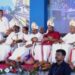 നവകേരള സദസിന് തുടക്കമായി; തലപ്പാവ് അണിയിച്ച് സ്വീകരണം