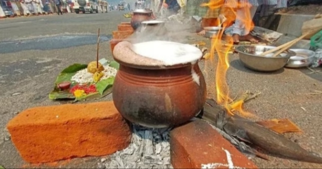 കാര്ത്തിക സ്തംഭം ഞായറാഴ്ച ഉയരും; ചക്കുളത്തുകാവിൽ പൊങ്കാല 27ന്