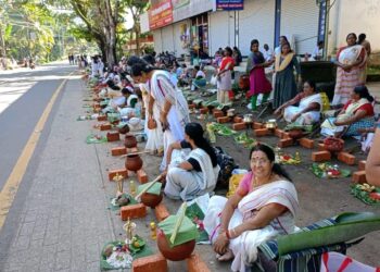 മഹായാഗഭൂമിയായി ചക്കുളത്തുകാവ് ശ്രീഭഗവതി ക്ഷേത്രം; വ്യതശുദ്ധിയോടെ ഭക്തർ പൊങ്കാല സമർപ്പണം നടത്തി