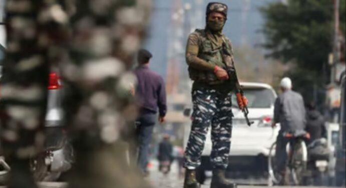 ജമ്മു കശ്മീരിലെ പൂഞ്ചിൽ സൈന്യം കസ്റ്റഡിയിലെടുത്ത 3 യുവാക്കൾ ദുരൂഹസാഹചര്യത്തിൽ മരിച്ച സംഭവത്തിൽ; ഉന്നതതല അന്വേഷണം പ്രഖ്യാപിച്ചു
