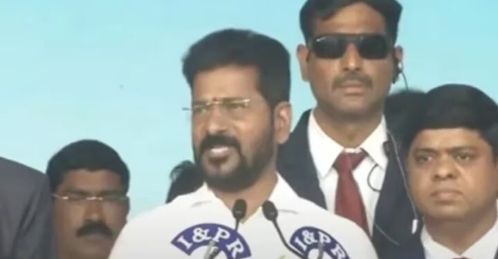 കോൺഗ്രസ് സർക്കാർ അധികാരമേറ്റു തെലങ്കാനയിൽ; രേവന്ത് റെഡ്ഡി മുഖ്യമന്ത്രിയായി സത്യപ്രതിജ്ഞ ചെയ്തു