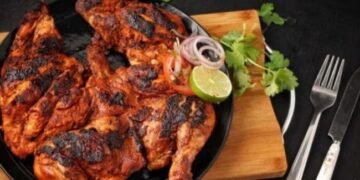 15 കടകൾ അടപ്പിച്ചു; അൽഫാം അടക്കമുള്ള ചിക്കൻ വിഭവങ്ങളിൽ കൃത്രിമനിറം ചേർത്തതിന്