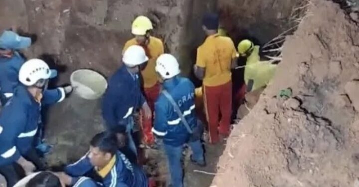 കുഴൽ കിണറിൽ വീണ കുഞ്ഞിനെ പുറത്തെടുത്തു, പ്രത്യേക വിമാനത്തിൽ ഉപകരണങ്ങൾ എത്തിച്ചു;എട്ട് മണിക്കൂർ നീണ്ട പ്രയത്നം