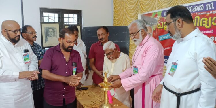 തലവടി സി എം എസ് ഹൈസ്ക്കൂൾ; പ്രഥമ പൂർവ്വ വിദ്യാർത്ഥി സംഗമവും ഗുരു വന്ദനവും നടന്നു