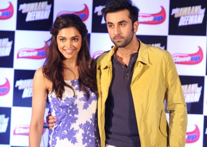 ആദ്യമായി ചുംബിച്ച പുരുഷൻ ആരെന്ന് വെളിപ്പെടുത്തി ദീപിക; വിമർശിച്ച് സോഷ്യൽ മീഡിയ