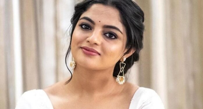 പെണ്ണുകാണലിനോട് യോജിക്കുന്നില്ല’ സ്ത്രീധനം ചോദിക്കുന്നവനെ കെട്ടില്ല; നിഖില വിമൽ