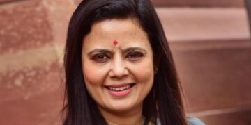 എത്തിക്‌സ് കമ്മറ്റി റിപ്പോര്‍ട്ട് ലോക്‌സഭയില്‍; മഹുവ മൊയ്ത്രയെ പുറത്താക്കണം