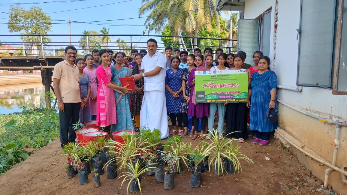 വിദ്യാർത്ഥികൾ “സ്നേഹാ രാമം ” പദ്ധതിയിൽ പൂന്തോട്ടം നിർമ്മിച്ചു നൽകി