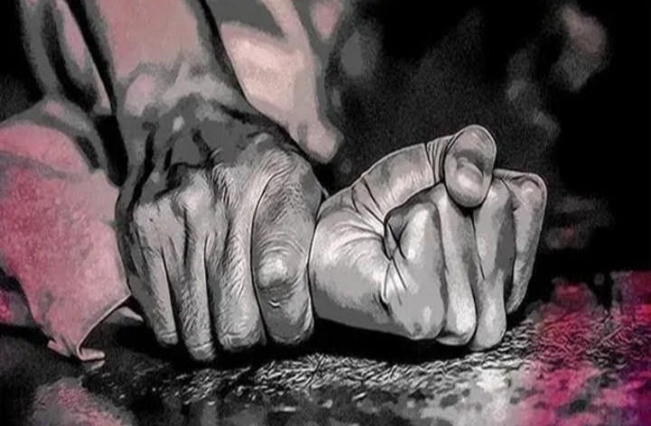 പീഡനക്കേസിലെ പ്രതിയെ പോലീസ് അറസ്റ്റ് ചെയ്യാതെ സംരക്ഷിക്കുന്നതായി അതിജീവിത; രണ്ടാഴ്ചക്കുള്ളിൽ വിശദമായ റിപ്പോർട്ട് നൽകുവാൻ ഹൈക്കോടതി നിർദ്ദേശം