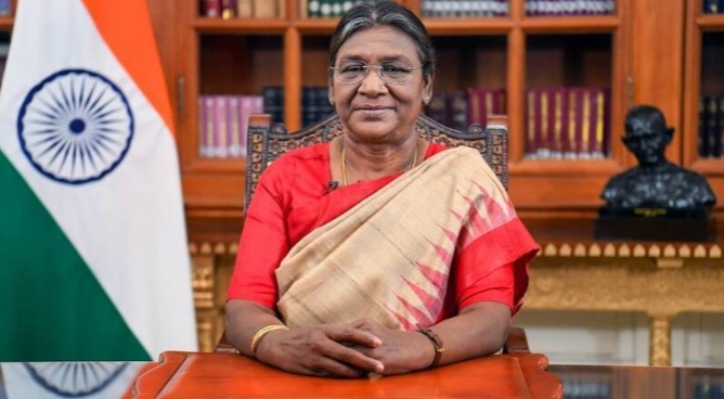 പുതുവർഷ ആശംസകളുമായി രാഷ്ട്രപതി; സമ്പന്നമായ ഒരു രാഷ്ട്രവും സമൂഹവും കെട്ടിപ്പടുക്കുന്നതിന് പ്രതിജ്ഞയെടുക്കണം’