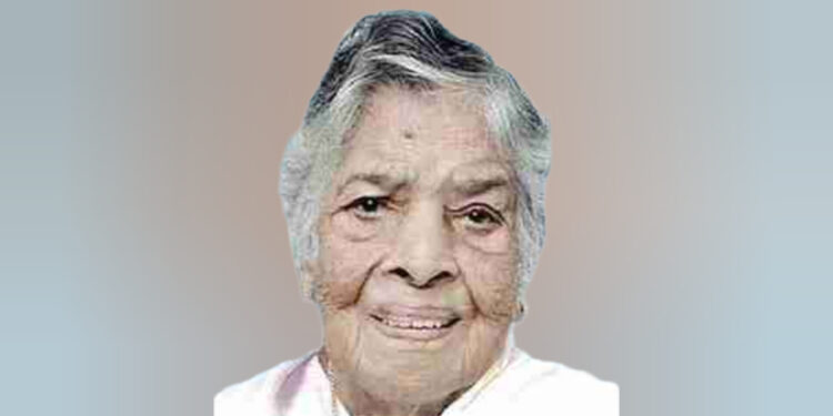 അച്ചാമ്മ (97)