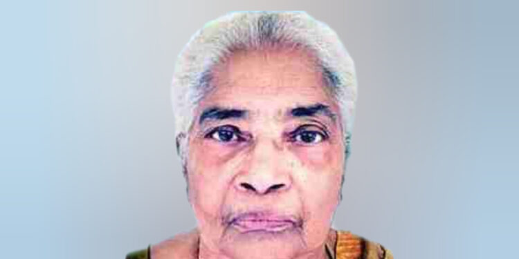 ആനി (82)