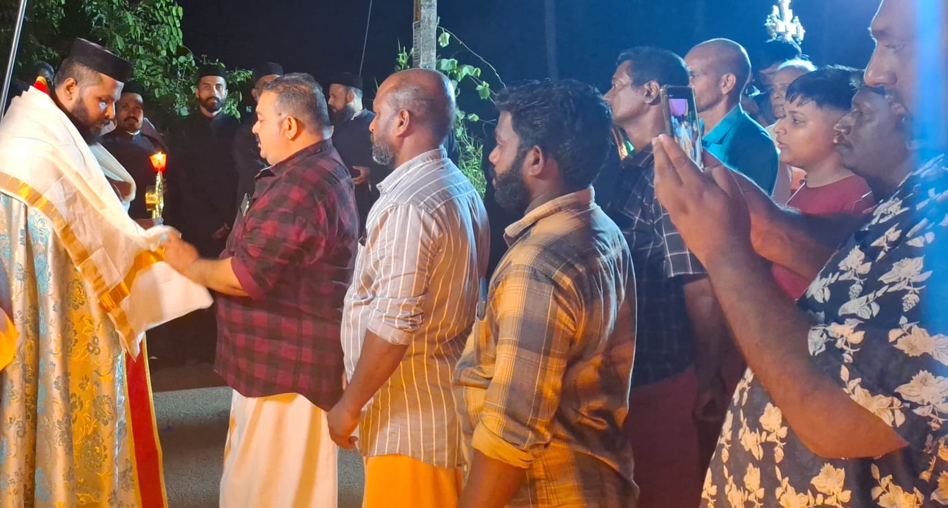 മതസൗഹാർദ്ദം വിളിച്ചോതി പെരുന്നാൾ റാസയ്ക്ക് ക്ഷേത്രനടയിൽ; സ്വീകരണം നല്കി