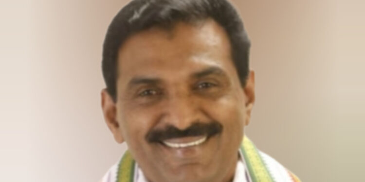 ആൻ്റോ ആൻ്റണിയുടെ പേരും ചിത്രങ്ങളും ബസ് കാത്തിരിപ്പ് കേന്ദ്രങ്ങളിൽനിന്ന്; മറയ്ക്കണം