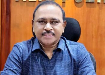 ആലപ്പുഴ ജില്ലാ കലക്‌ടറെ മാറ്റി; പുതിയ കലക്ടർ അലക്സ് വർഗീസ് രണ്ട് വർഷത്തിനിടെ ഏഴാമത്തെ കലക്ടർ