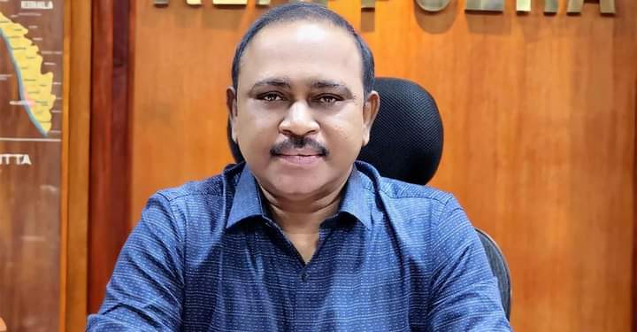 ആലപ്പുഴ ജില്ലാ കലക്ടറെ മാറ്റി; പുതിയ കലക്ടർ അലക്സ് വർഗീസ് രണ്ട് വർഷത്തിനിടെ ഏഴാമത്തെ കലക്ടർ