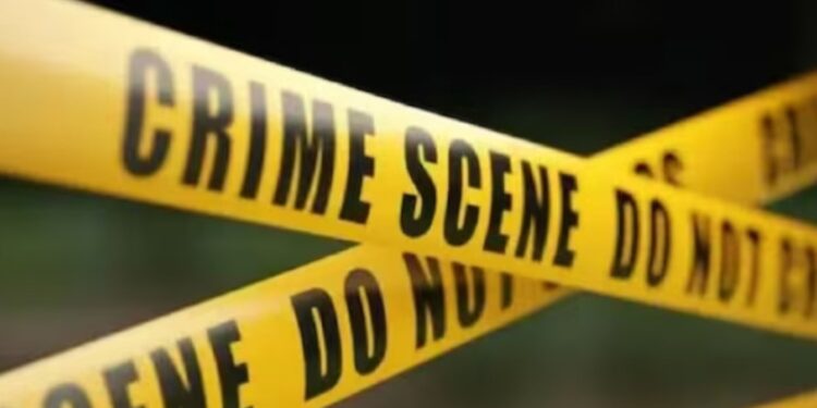 ജഡ്‌ജിയുടെ ചേംബറിൽ തള്ളിക്കയറാൻ ശ്രമിച്ചു; തടഞ്ഞ പോലീസ് ഉദ്യോഗസ്ഥനെ വെട്ടി പരിക്കേൽപ്പിച്ചു