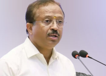വ്യവഹാരം നടത്തി തറവാട് മുടിച്ച ചില കാരണവൻമാരെപ്പോലെയാണ് പിണറായി വിജയനെന്ന്; വി മുരളീധരൻ