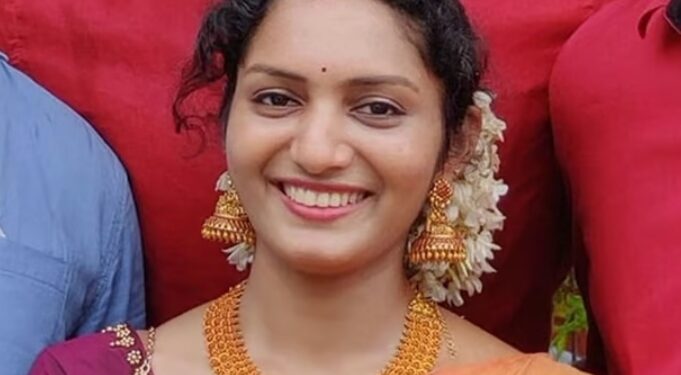 യുവ വനിതാ ഡോക്‌ടറെ ഫ്ലാറ്റിൽ മരിച്ച നിലയിൽ കണ്ടെത്തി