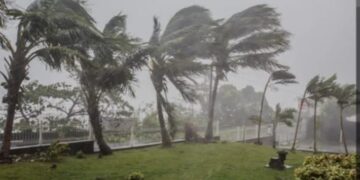 കേരളത്തിലെ കാലാവസ്ഥയിൽ അപ്രതീക്ഷിത മാറ്റങ്ങൾ; ഇടിമിന്നലോടുകൂടിയ മഴയ്ക്കും ഉയർന്ന തിരമാലയ്ക്കും സാധ്യത’ മുന്നറിയിപ്പുമായി കാലാവസ്ഥ വകുപ്പ്