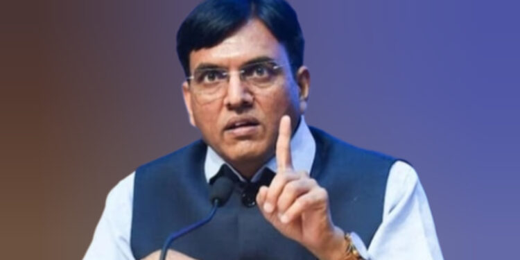 കോവിഡ് പ്രതിരോധ വാക്സിനുകൾ ഹൃദയാഘാതത്തിന് കാരണമാകുന്നില്ലെന്ന്; കേന്ദ്ര ആരോഗ്യമന്ത്രി മൻസൂഖ് മാണ്ഡവ്യ