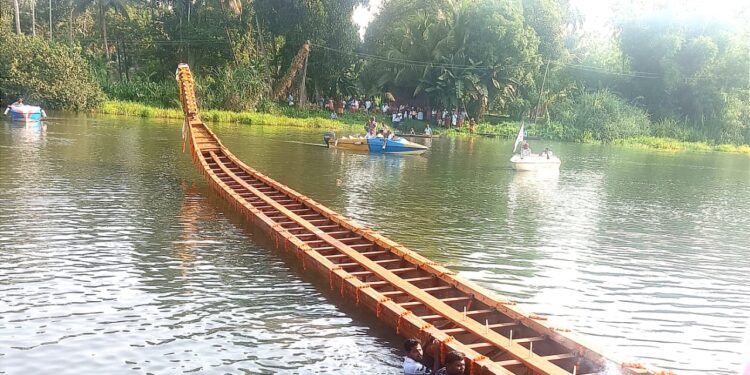 പായിപ്പാട്ടുകരയ്ക്ക് ആവേശമായി പായിപ്പാടൻ ചുണ്ടൻ നീരണിഞ്ഞു