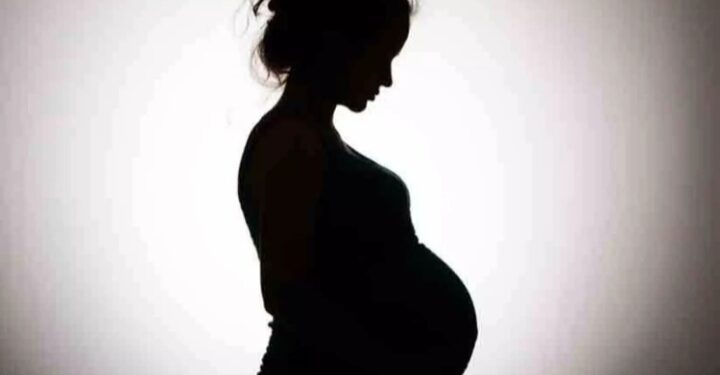 19 കാരിക്ക്: 26-ാം ആഴ്ചയിൽ ഗർഭച്ഛിദ്രത്തിന് അനമുമതി നൽകി ബോംബെ ഹൈക്കോടതി
