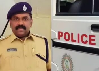 ഗുണ്ടാനേതാവ് ഒരുക്കിയ വിരുന്നിൽ പങ്കെടുത്തതിന് 2 പേർക്ക് സസ്പെൻഷൻ