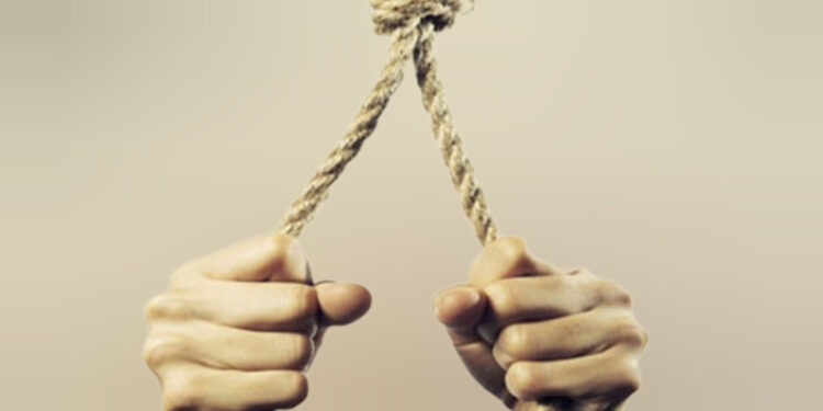 കൊല്ലം ചിതറയില് ഓട്ടോ ഡ്രൈവറും ഭാര്യയും തൂങ്ങിമരിച്ച നിലയില്: സാമ്പത്തിക പ്രശ്നമെന്ന് സൂചന