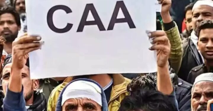 പശ്ചിമ ബംഗാളിൽ CAA നടപ്പാക്കി കേന്ദ്രം:14 പേർക്ക് CAA പ്രകാരമുള്ള പൗരത്വ സർട്ടിഫിക്കറ്റുകളുടെ ആദ്യ സെറ്റ് വിതരണം ചെയ്തു