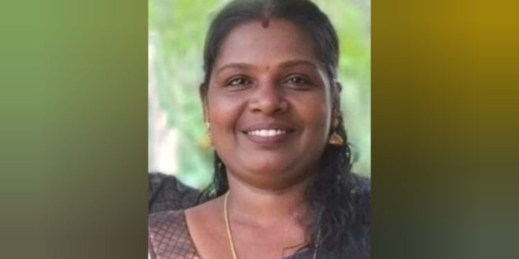 കാറപകടത്തില്‍ വീട്ടമ്മ മരിച്ചു; ഭര്‍ത്താവിന് ഗുരുതര പരിക്ക്