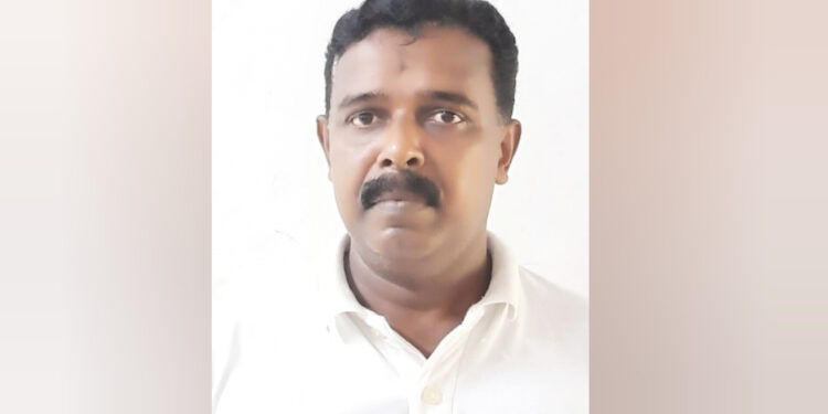 മുക്കുപണ്ടം പണയം വെച്ച് പണം തട്ടിയ കേസിൽ ജീവനക്കാരൻ അറസ്റ്റിൽ