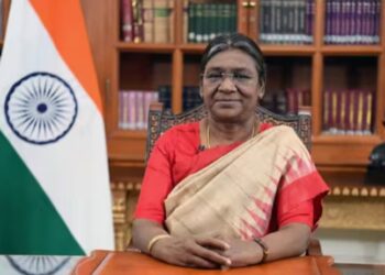 70 വയസ്സിന് മുകളിലുള്ള എല്ലാ പൗരന്മാർക്കും ആയുഷ്മാൻ ഭാരത് ആരോഗ്യ ഇൻഷുറൻസ് പദ്ധതി പ്രകാരം സൗജന്യ ചികിത്സ: രാഷ്ട്രപതി