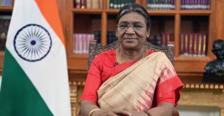 70 വയസ്സിന് മുകളിലുള്ള എല്ലാ പൗരന്മാർക്കും ആയുഷ്മാൻ ഭാരത് ആരോഗ്യ ഇൻഷുറൻസ് പദ്ധതി പ്രകാരം സൗജന്യ ചികിത്സ: രാഷ്ട്രപതി