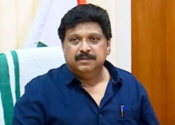 കെഎസ്ആർടിസിയിൽ ഫയലുകൾ അഞ്ചു ദിവസത്തിൽ കൂടുതൽ താമസിപ്പിക്കുന്ന ഉദ്യോഗസ്ഥർക്കെതിരേ കർശന നടപടി ഉണ്ടാകുമെന്ന്: മന്ത്രിയുടെ മുന്നറിയിപ്പ്