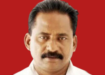 ടി പി  ചന്ദ്രശേഖർ വധക്കേസിലെ പ്രതികൾക്ക് ശിക്ഷാ ഇളവ് നൽകാൻ ശുപാർശ: മൂന്നു ജയിൽ ഉദ്യോഗസ്ഥർക്ക് സസ്പെൻഷൻ
