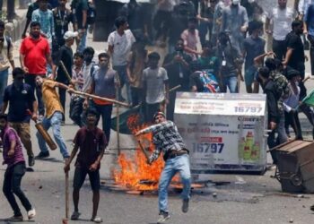 ഏറ്റുമുട്ടലിൽ 115 പേർ കൊല്ലപ്പെട്ടു:സർക്കാർ ജോലികൾക്കുള്ള സംവരണ സമ്പ്രദായത്തിനെതിരായ പ്രതിഷേധം; ബംഗ്ലാദേശിൽ നിന്ന് ആയിരത്തോളം ഇന്ത്യൻ വിദ്യാർത്ഥികൾ മടങ്ങി
