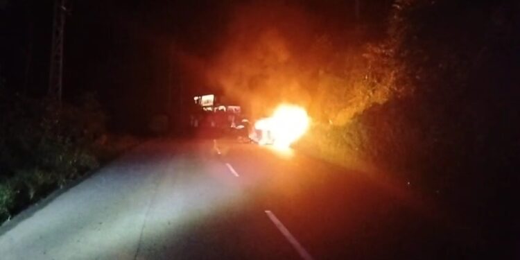 കുമളിയിൽ ഓടിക്കൊണ്ടിരുന്ന കാറിന് തീപിടിച്ച് ഒരാൾ പൊള്ളലേറ്റ് മരിച്ചു