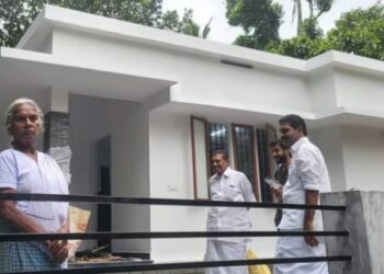 ക്ഷേമപെൻഷൻ മുടങ്ങിയതിനെതിരെ ഭിക്ഷാപാത്രവുമായി തെരുവിലിറങ്ങിയ മറിയക്കുട്ടിക്ക്: കോൺഗ്രസ് വീട് നിർമ്മിച്ചു