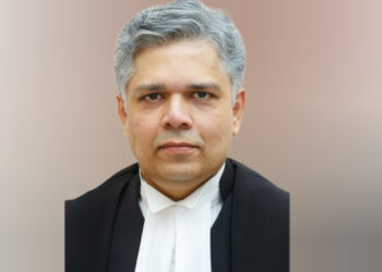 ഫയർഫോഴ്‌സ് സംഘത്തെ അഭിനന്ദിച്ച് ഹൈക്കോടതി ജസ്റ്റീസ് ദേവൻ രാമചന്ദ്രൻ
