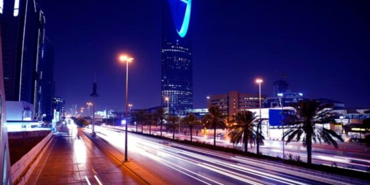 എൻജിനീറിംഗ് പ്രൊഫഷനുകളിൽ സൗദി വൽക്കരണം നടപ്പാക്കാനുള്ള തീരുമാനം നാളെ മുതൽ