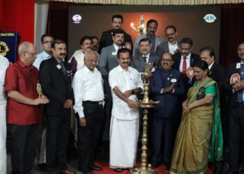 ലയൺസ് 318 ബി ക്യാബിനറ്റ് മെമ്പർമാർ സ്ഥാനമേറ്റു